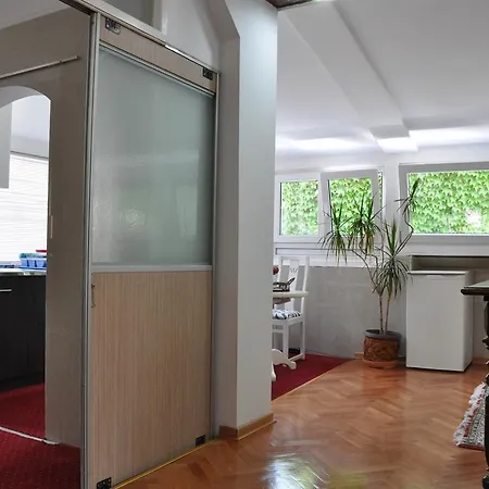 Minor Swing Apartment
